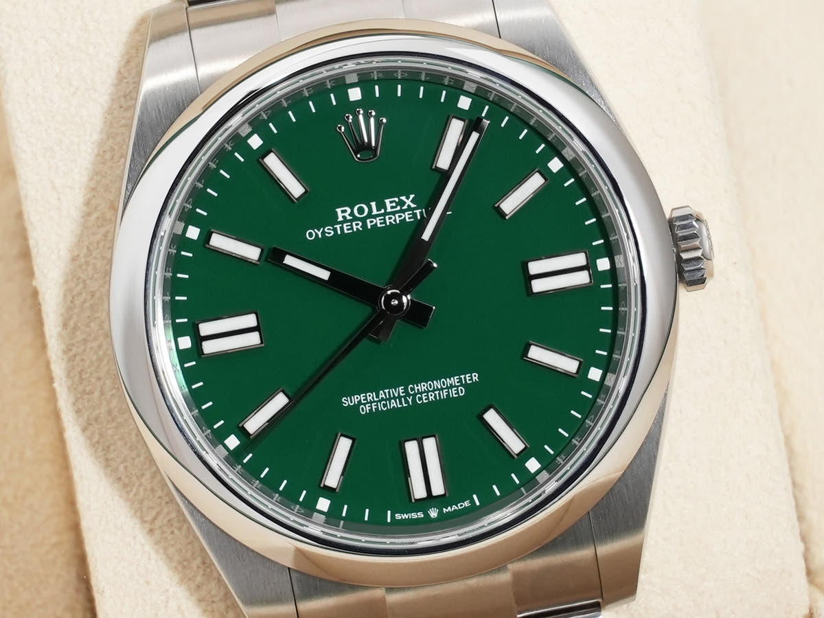 Rolex Oyster Perpetual 41 Ref.124300 SS Green Dial Unused uy2pgynd
