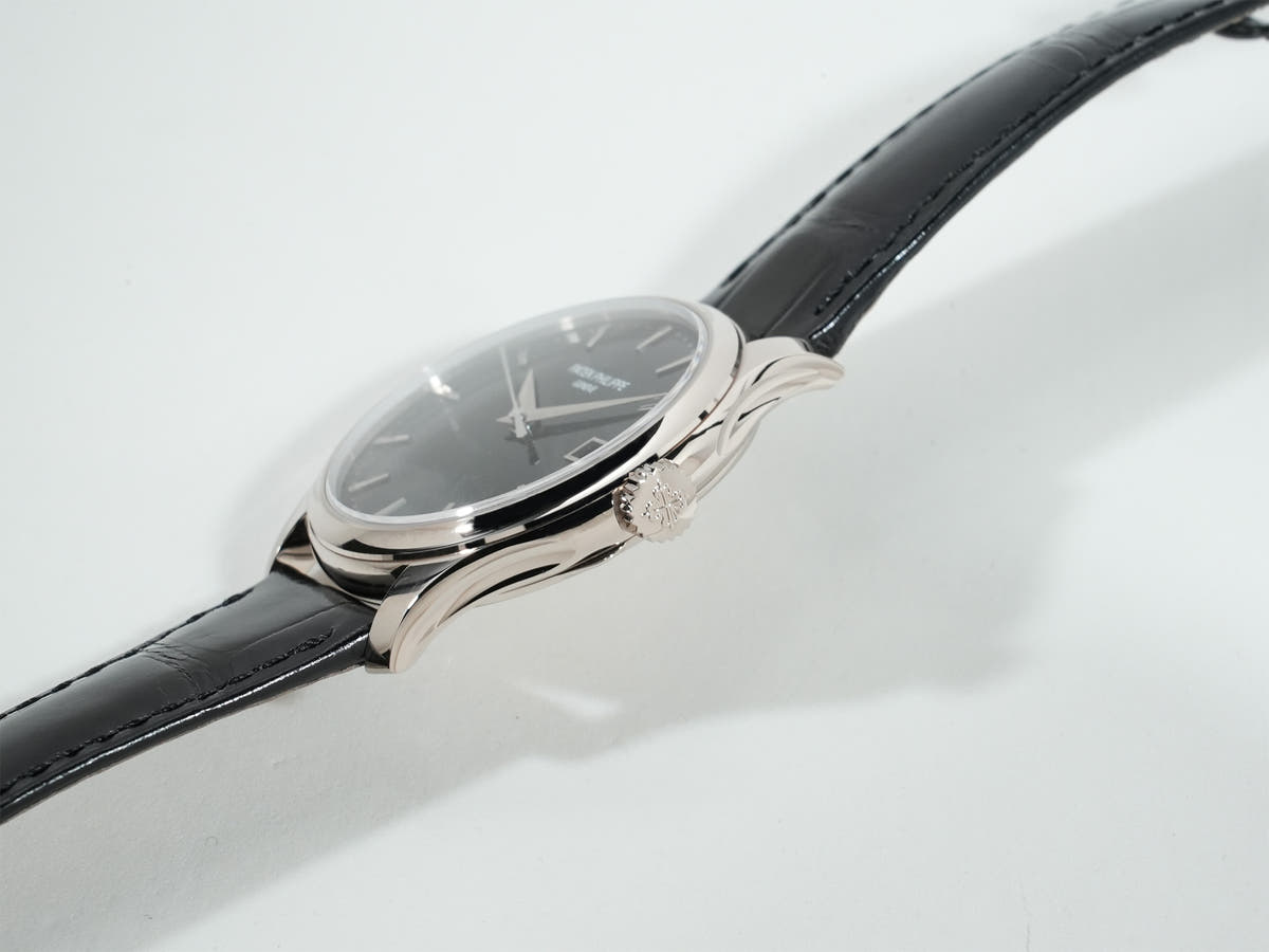 Patek Philippe Calatrava Ref.5227G-010 18KWG Black Dial Unused rmpo37ge