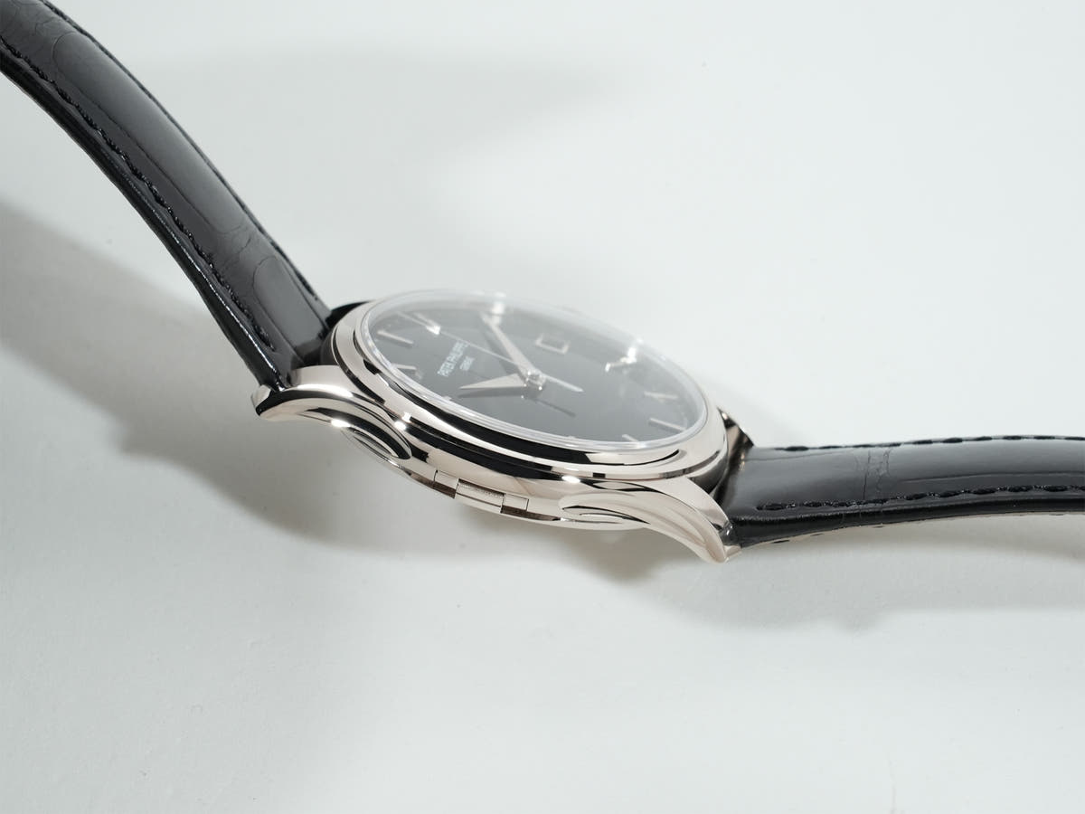 Patek Philippe Calatrava Ref.5227G-010 18KWG Black Dial Unused rmpo37ge