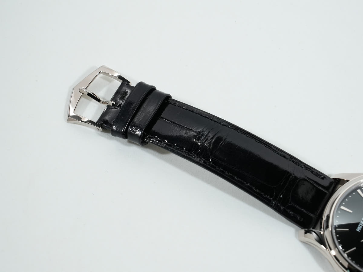 Patek Philippe Calatrava Ref.5227G-010 18KWG Black Dial Unused rmpo37ge