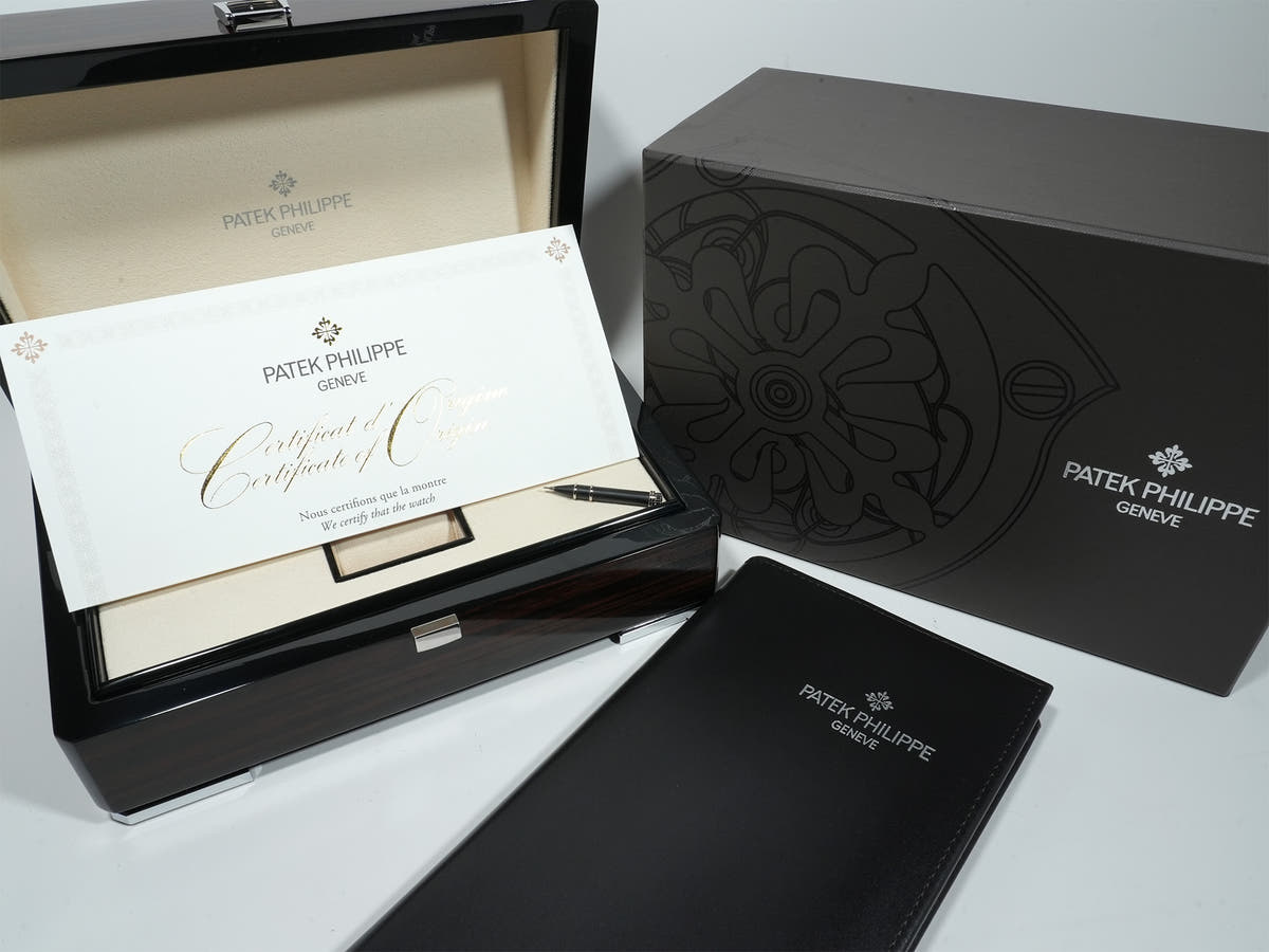 パテックフィリップ アクアノート トラベルタイム Ref.5164A-001 SS ブラック文字盤 中古 qy2qr8xz