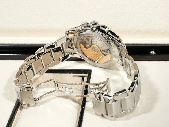 パテックフィリップ アニュアルカレンダー クロノグラフ Ref.5905/1A-001 ステンレススチール オリーブグリーン ソレイユ文字盤