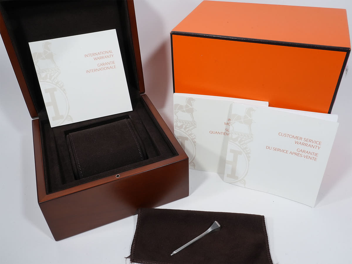 エルメス スリム ドゥ エルメス パーペチュアルカレンダー Ref.CA3.870 18KPG シルバー文字盤 中古 75e8jpry
