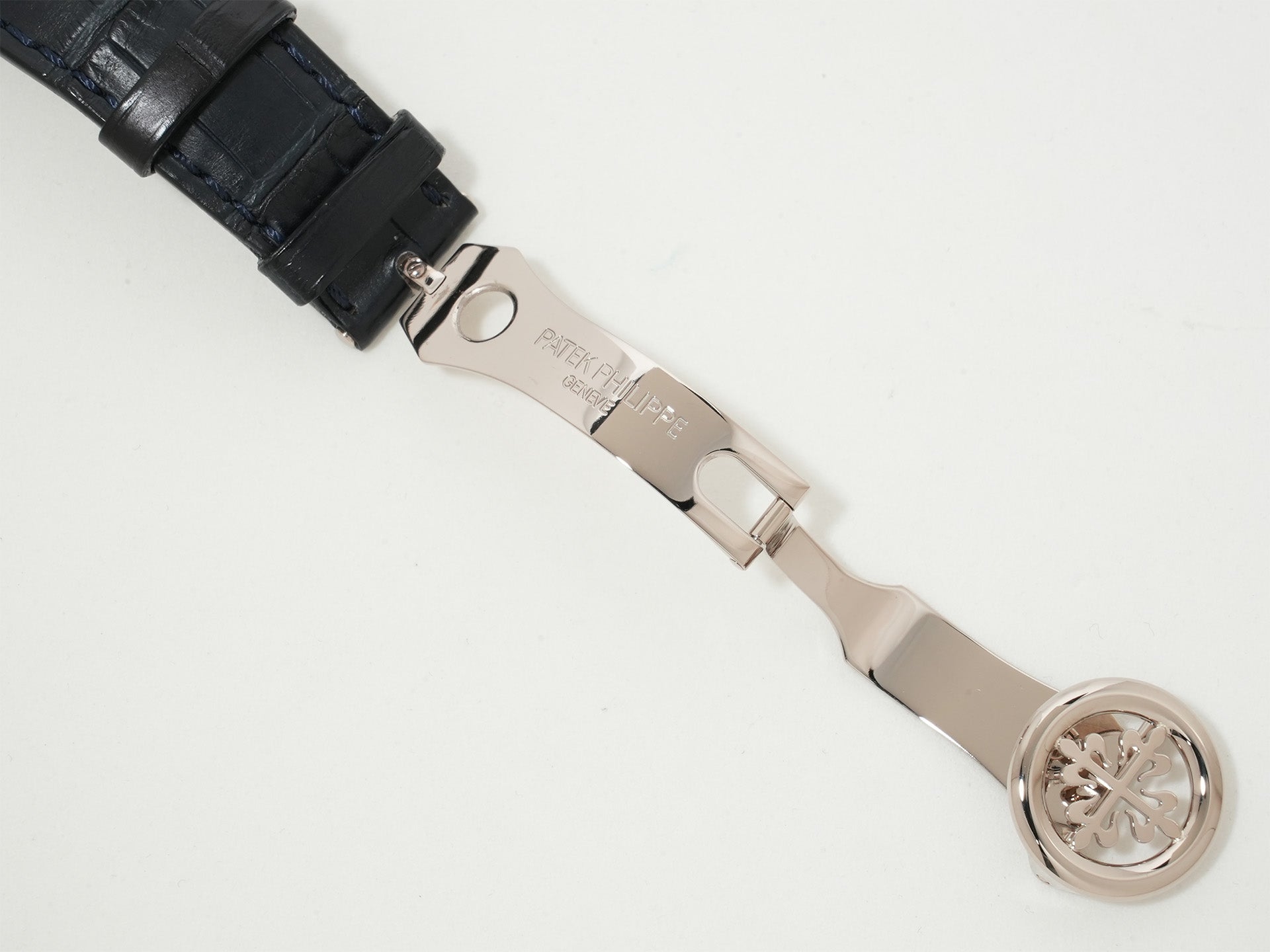 パテックフィリップ ワールドタイム TIFFANY&CO. Ref.5130G-001 18KWG シルバー文字盤 美品 frsmnbr3