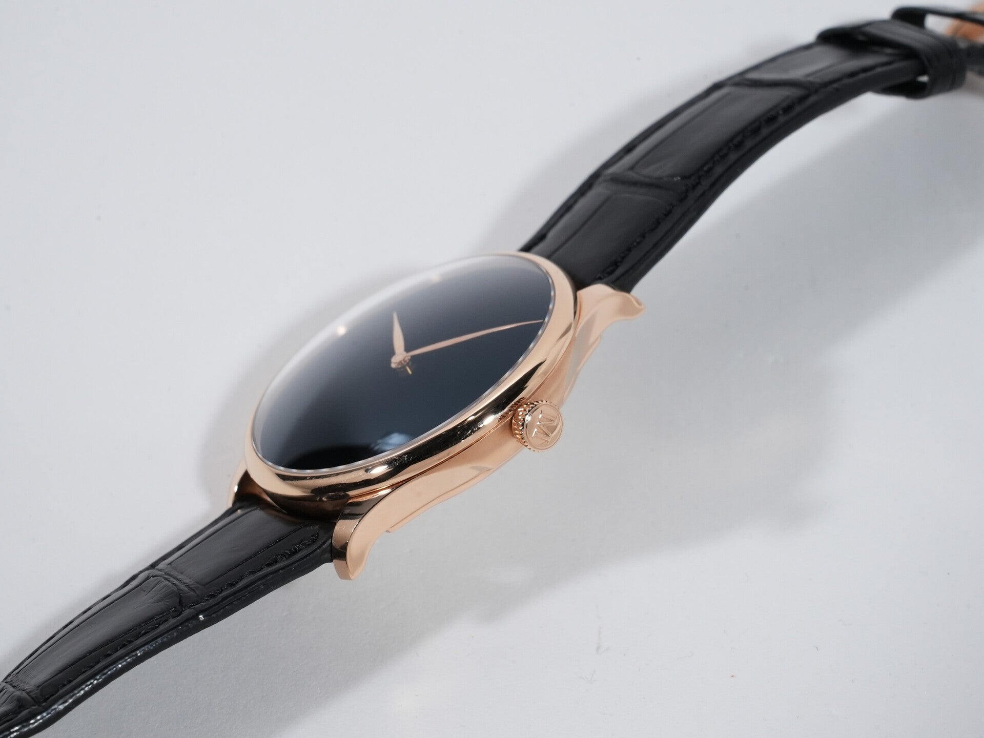 H.モーザー ベンチャー Ref.2327-0410 18KRG ベンタブラック文字盤 美中古 ndby974k