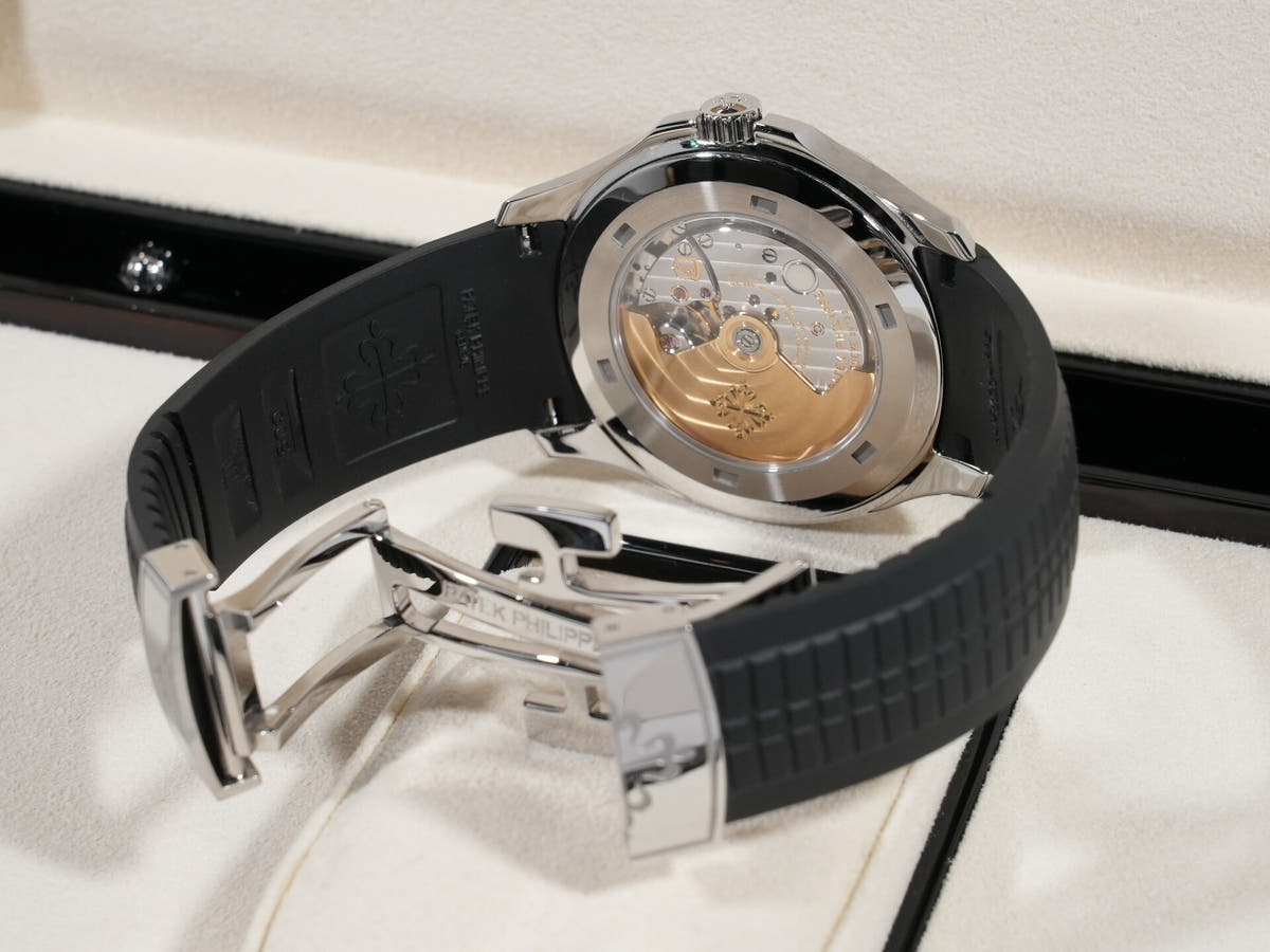 パテックフィリップ アクアノート Ref.5167A-001 SS ブラック文字盤 中古 56m7wrva