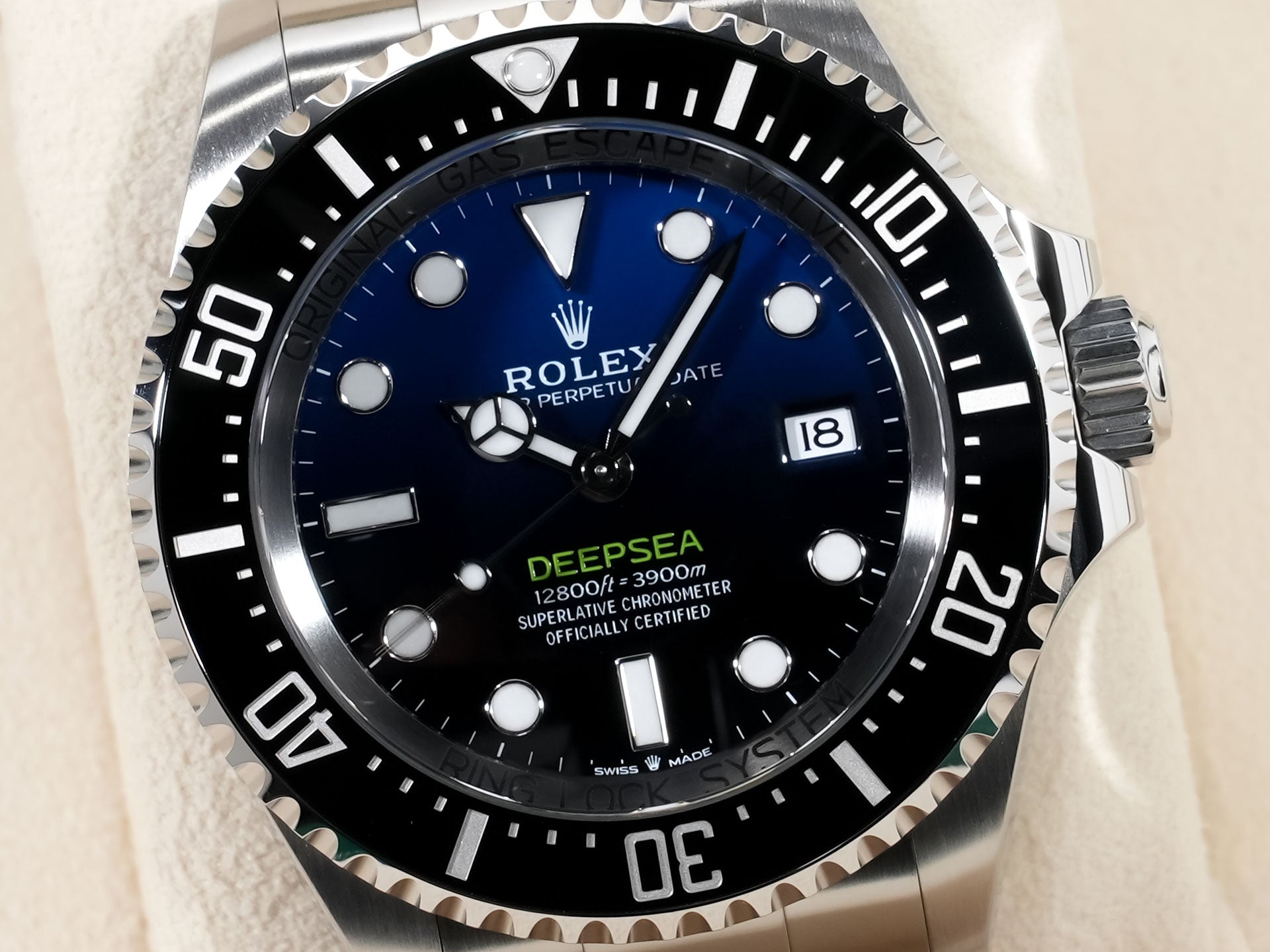 ロレックス シードゥエラー ディープシー Ref.136660 SS D-BLUE文字盤 美中古 wpjyvcf5