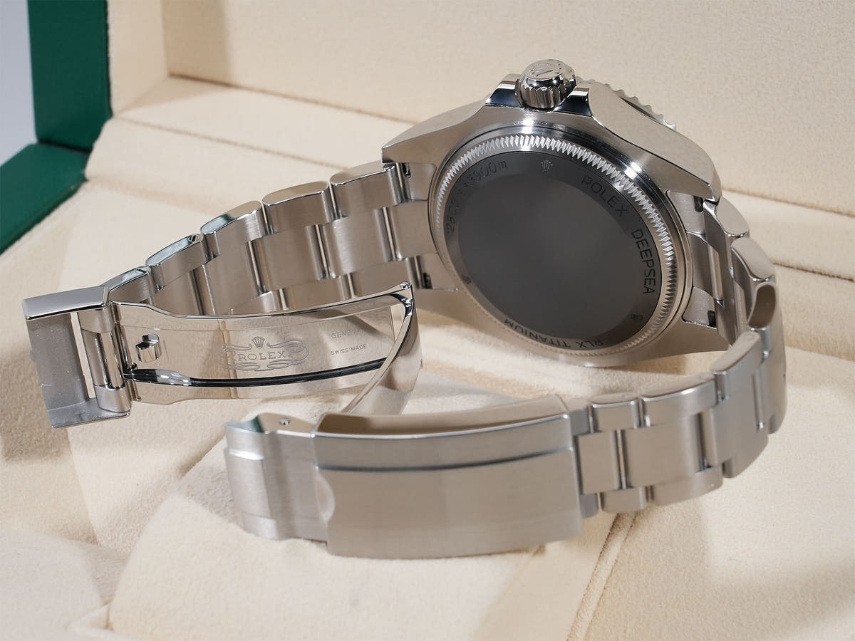 ロレックス シードゥエラー ディープシー Ref.136660 SS D-BLUE文字盤 美中古 wpjyvcf5