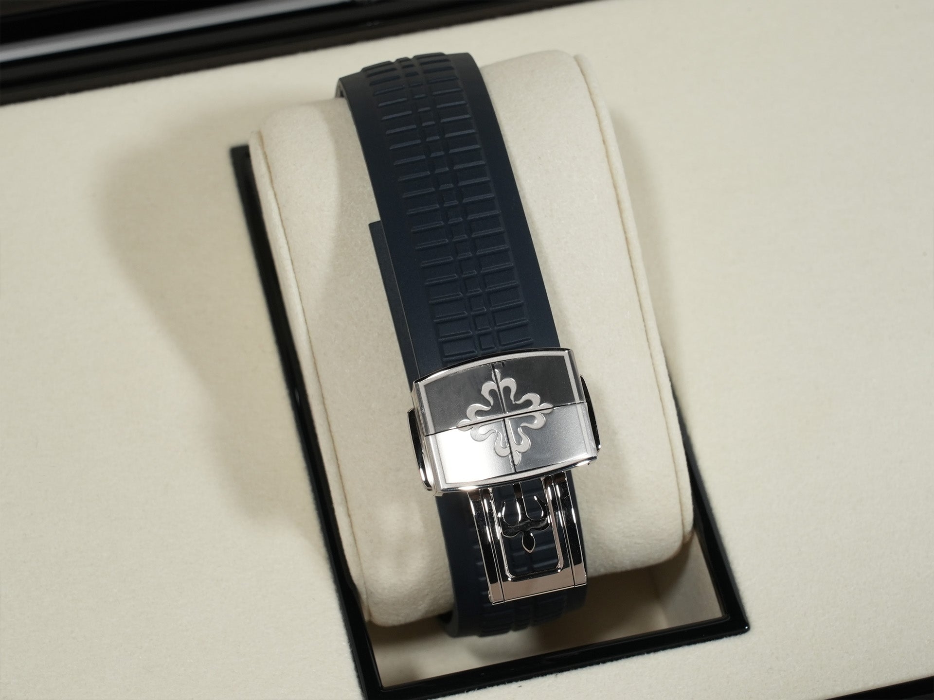 パテックフィリップ アクアノート Ref.5168G-001 18KWG ミッドナイトブルー文字盤 未使用 fj9wktmw