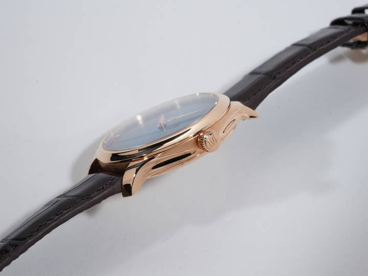 H.モーザー エンデバー センターセコンド オートマティック コンセプト Ref.1200-0409 18K RED GOLD ファンキーブルー文字盤 中古 vwrz9xa2