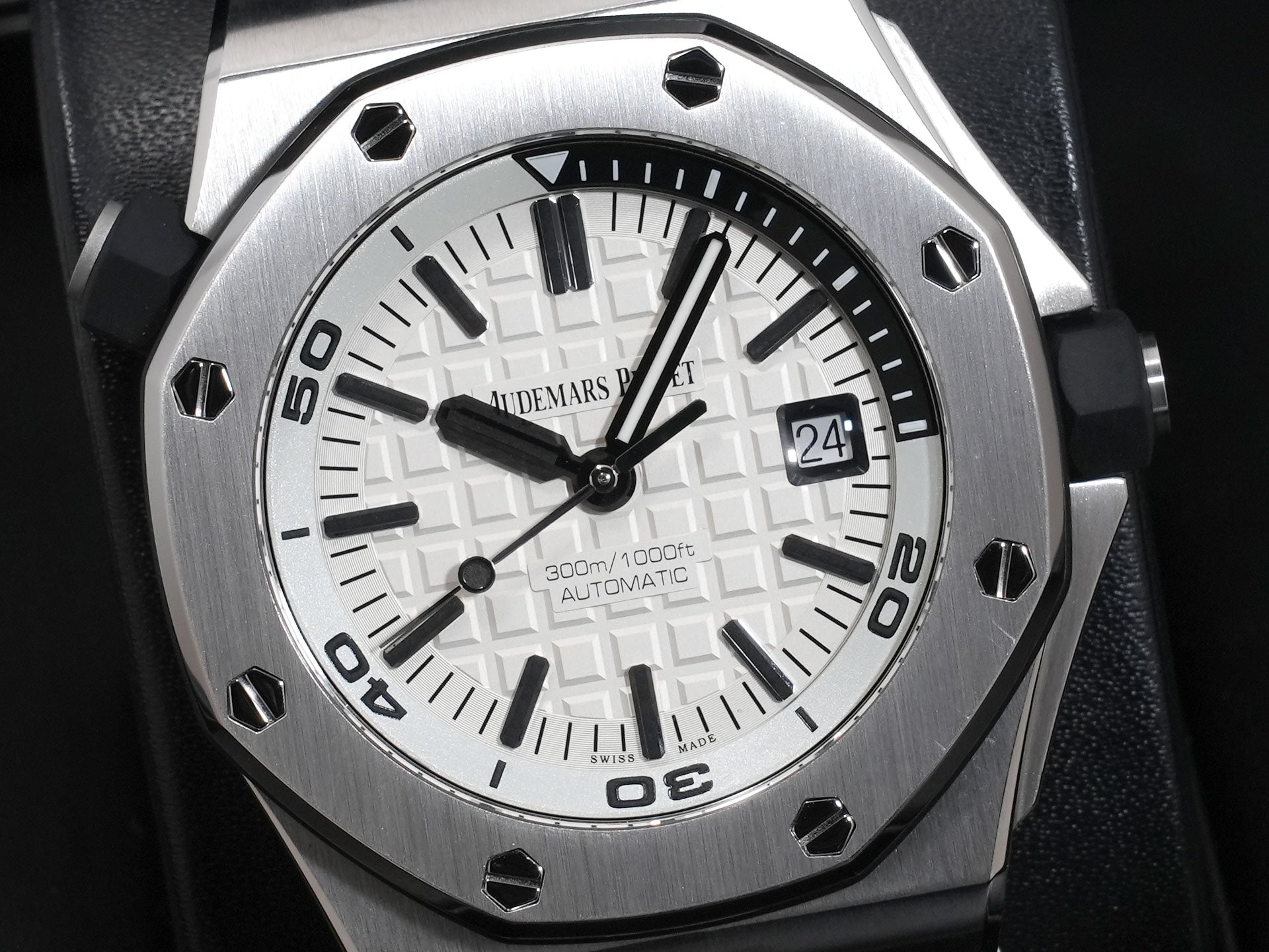 オーデマピゲ ロイヤルオーク オフショア ダイバー Ref.15710ST.OO.A002CA.02 ステンレススチール シルバー（メガタペストリー）文字盤