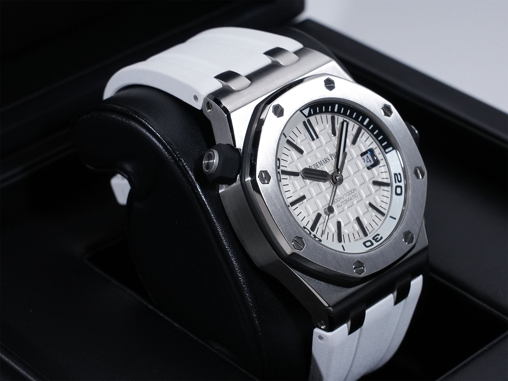 オーデマピゲ ロイヤルオーク オフショア ダイバー Ref.15710ST.OO.A002CA.02 ステンレススチール シルバー（メガタペストリー）文字盤