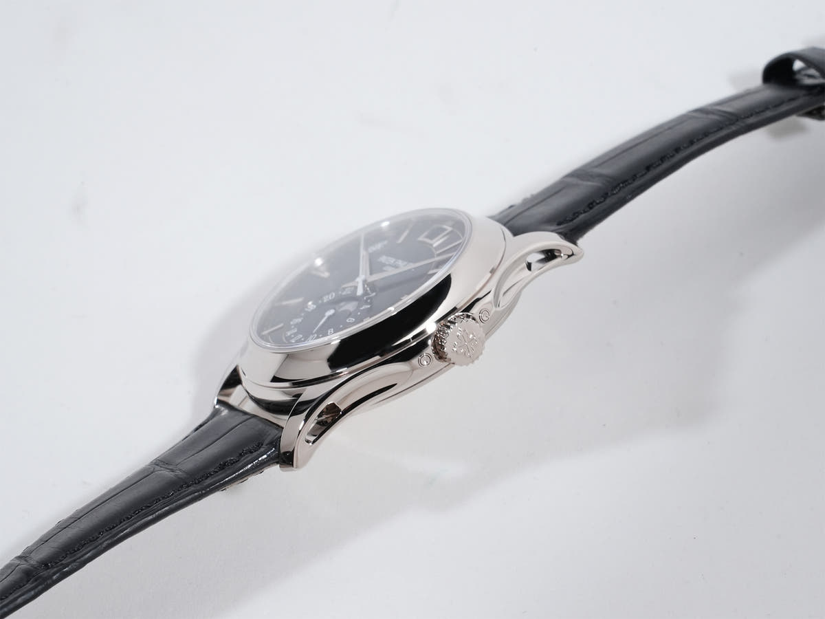 パテックフィリップ アニュアルカレンダー Ref.5205G-013 18KWG ブルーブラックグラデーション文字盤 未使用 omq6uzy3