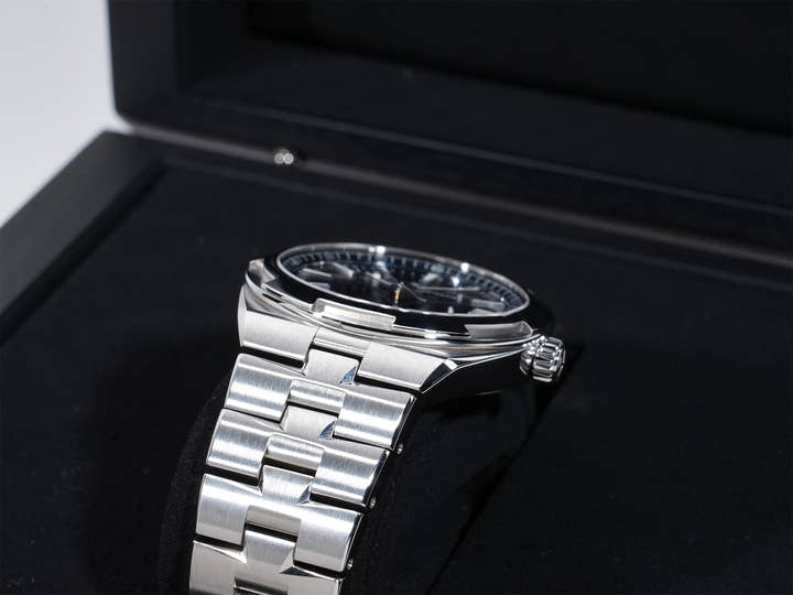 ヴァシュロンコンスタンタン オーヴァーシーズ Ref.4500V/110A-B128 SS ブルー文字盤 中古 qwep4ffe