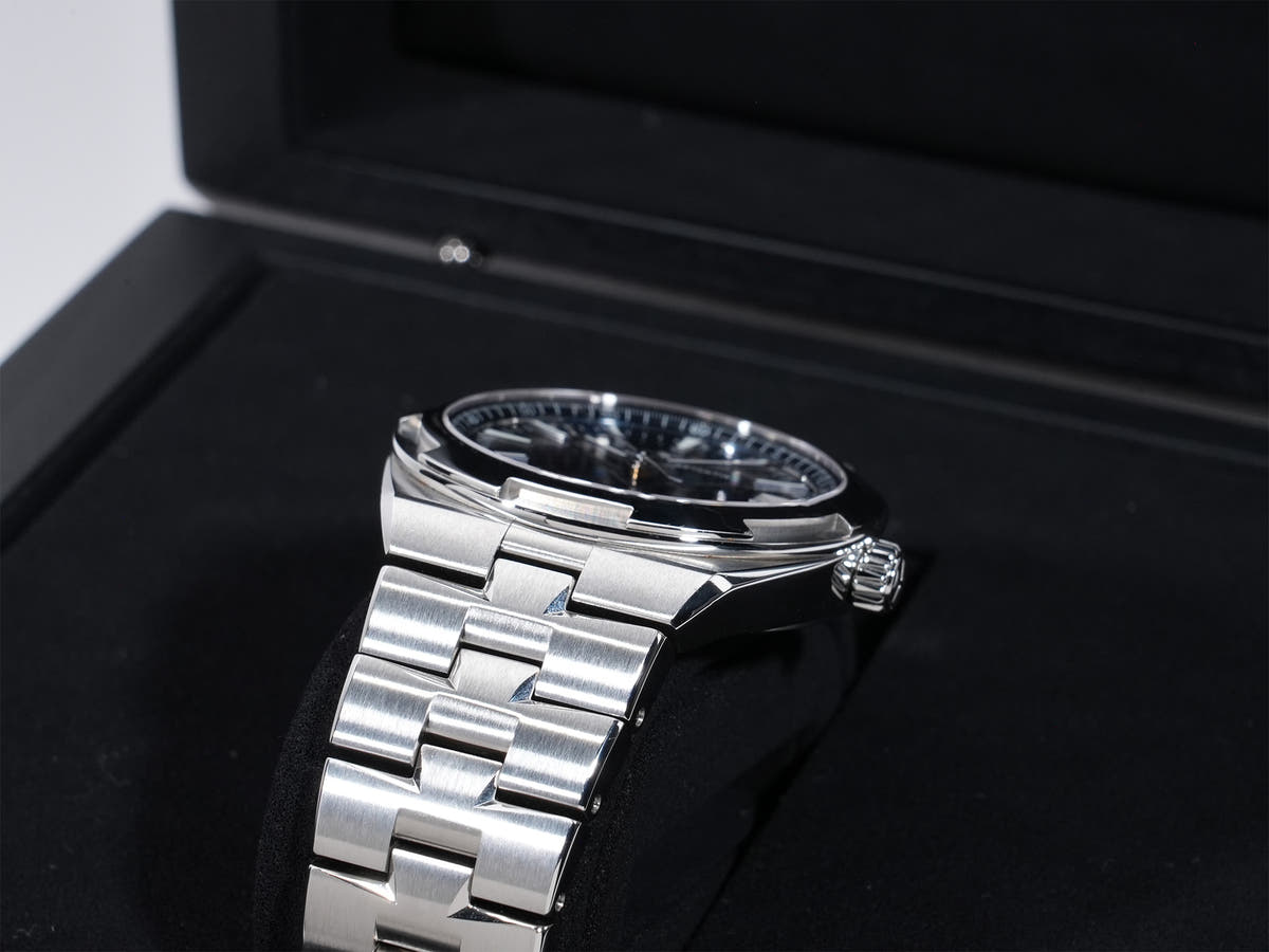 ヴァシュロンコンスタンタン オーヴァーシーズ Ref.4500V/110A-B128 SS ブルー文字盤 中古 qwep4ffe