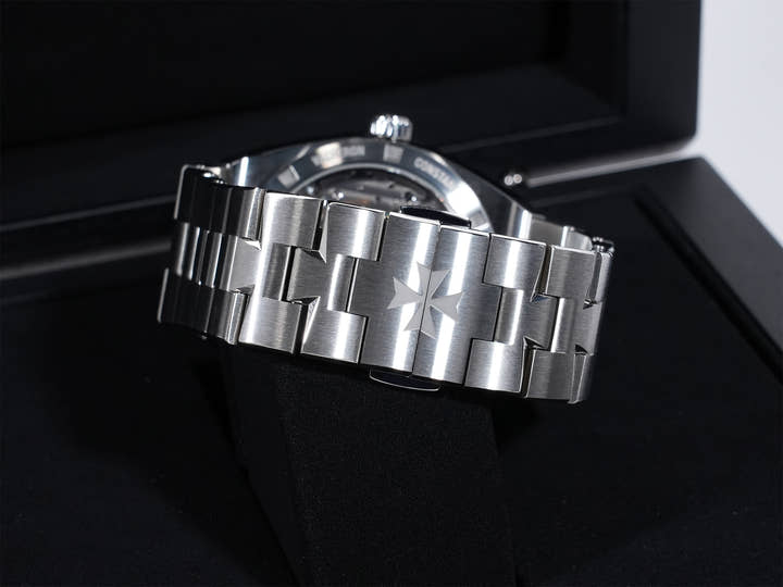 ヴァシュロンコンスタンタン オーヴァーシーズ Ref.4500V/110A-B128 SS ブルー文字盤 中古 qwep4ffe