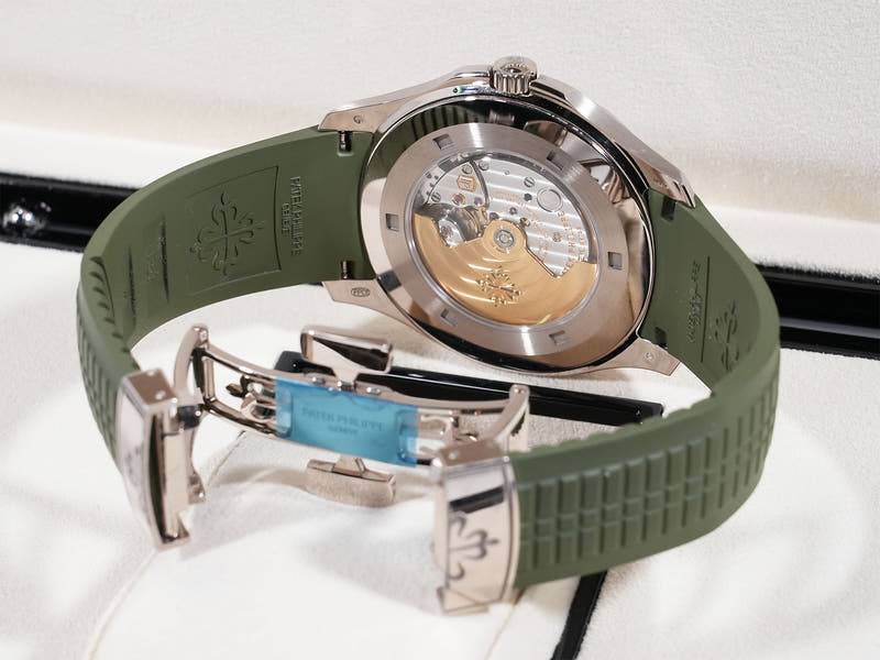 パテックフィリップ アクアノート Ref.5168G-010 18KWG カーキグリーン文字盤 中古 mdo6v9wi