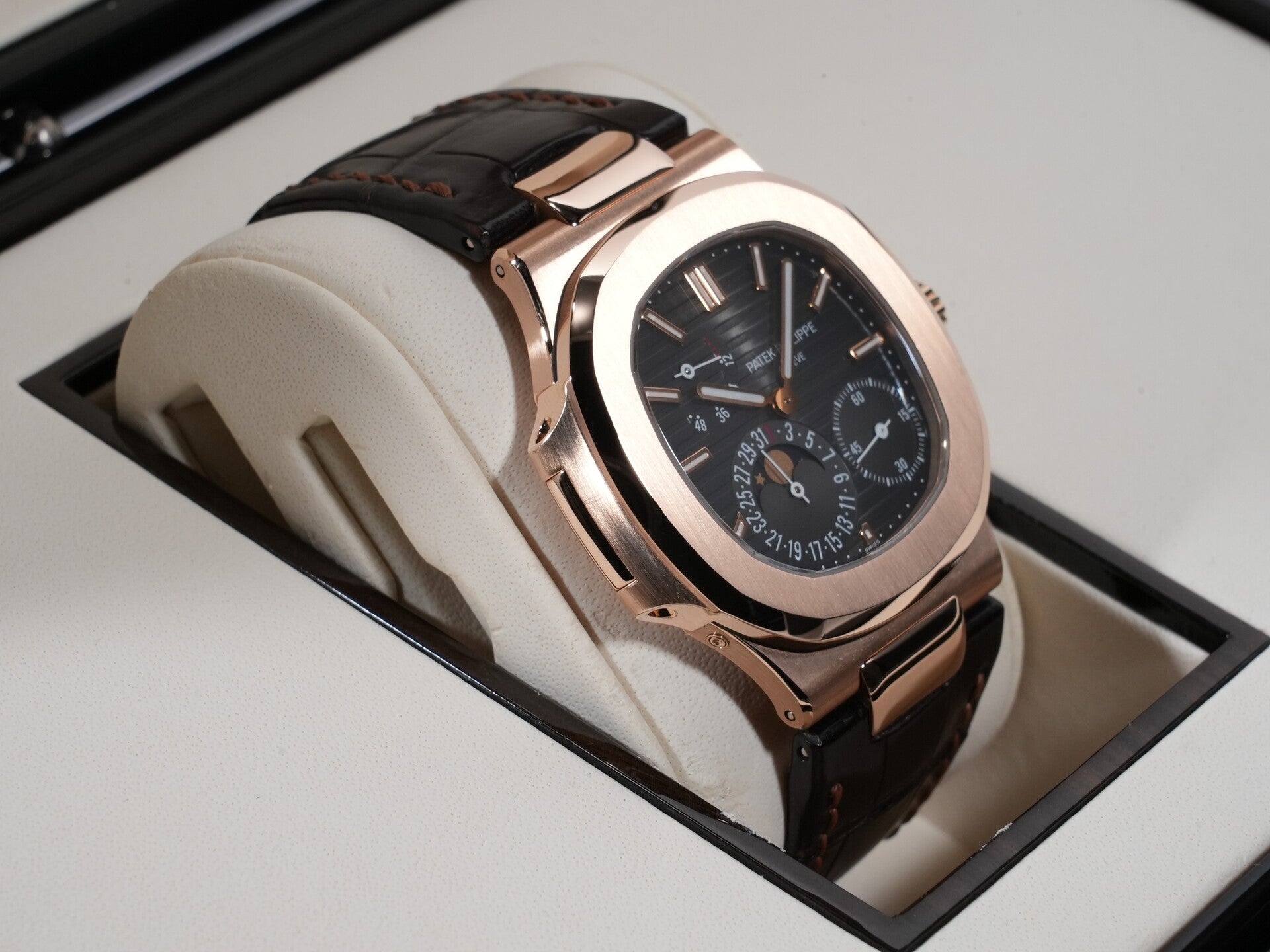 パテックフィリップ ノーチラス Ref.5712R-001 18KRG ブラック ブラウン文字盤 美中古 obtmbbgp