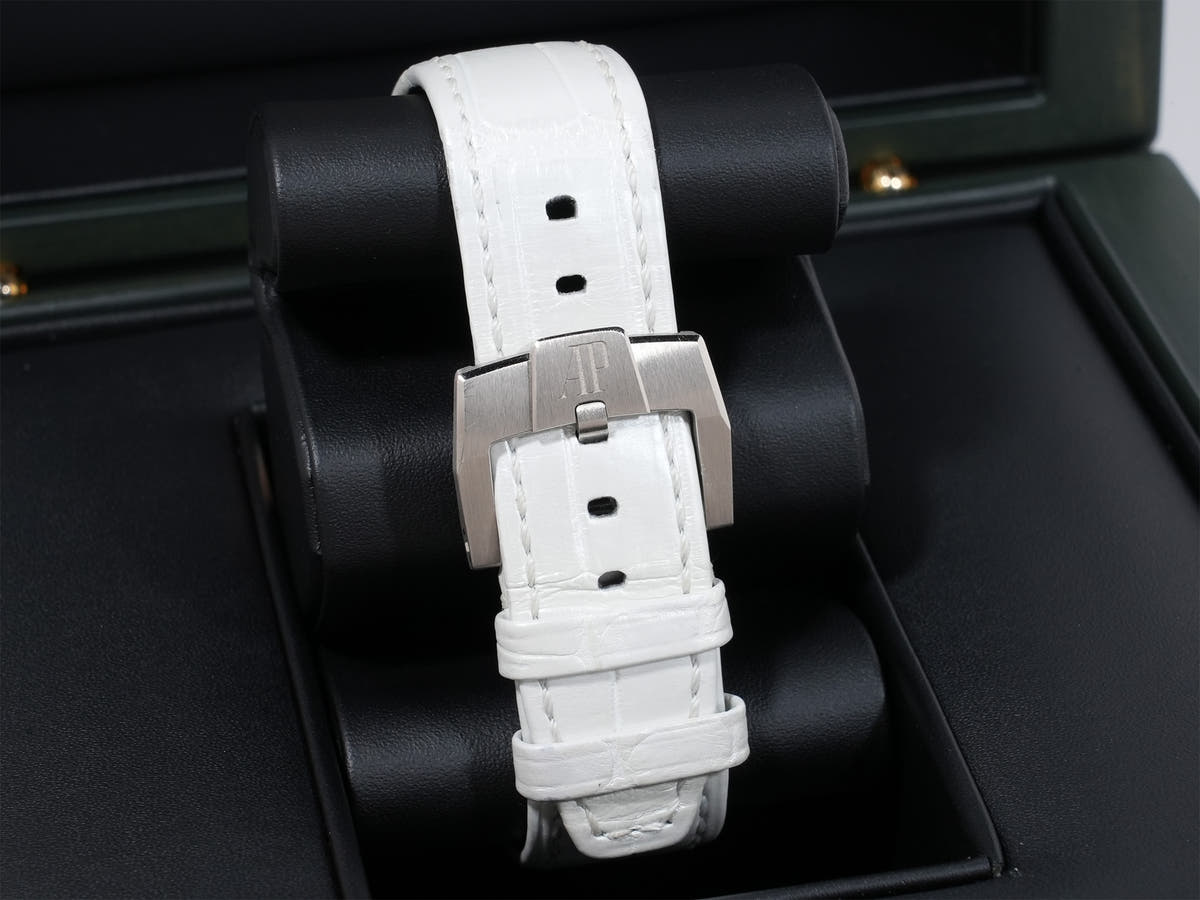 Audemars Piguet CODE 11.59 by Audemars Piguet Chronograph Ref.26393CR.OO.A008KB.01 WG/PG Silver Dial Good Condition Used kjwe6wgn