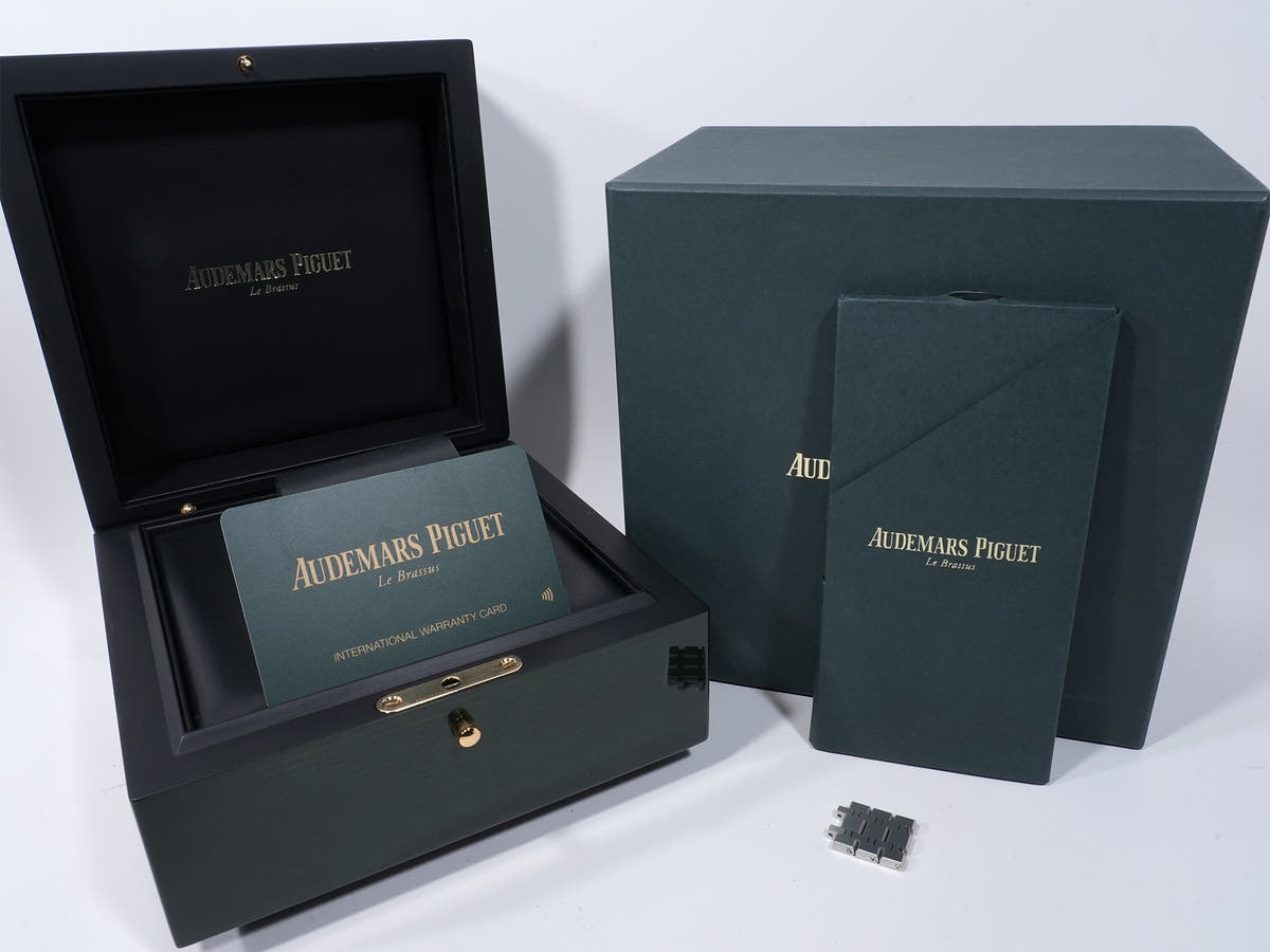 Audemars Piguet Royal Oak Ref.15500ST.OO.1220ST.04 SS Silver Dial Good Condition Pre-Owned dqo4vbsz