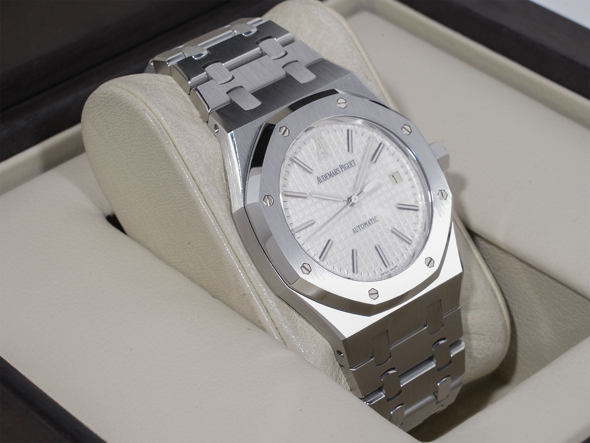 オーデマピゲ ロイヤルオーク Ref.15300ST.OO.1220ST.01 ステンレススチール シルバー文字盤