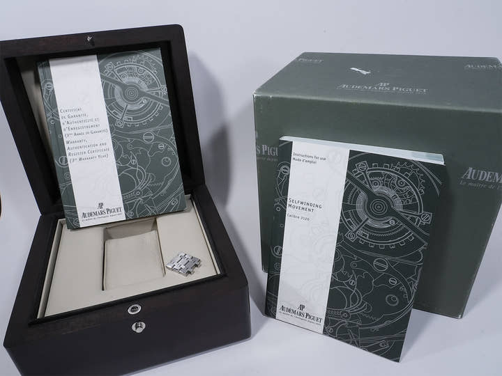 オーデマピゲ ロイヤルオーク Ref.15300ST.OO.1220ST.01 ステンレススチール シルバー文字盤