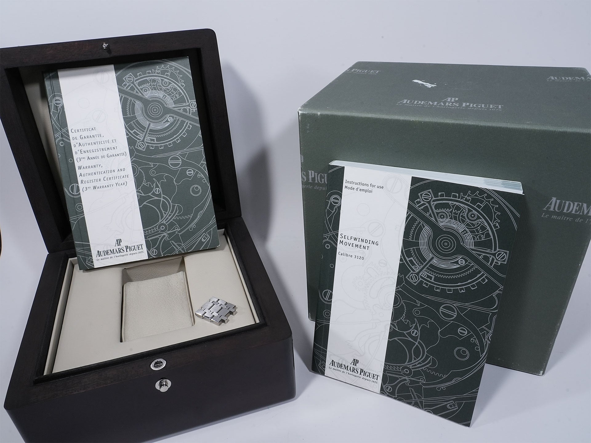 オーデマピゲ ロイヤルオーク Ref.15300ST.OO.1220ST.01 ステンレススチール シルバー文字盤