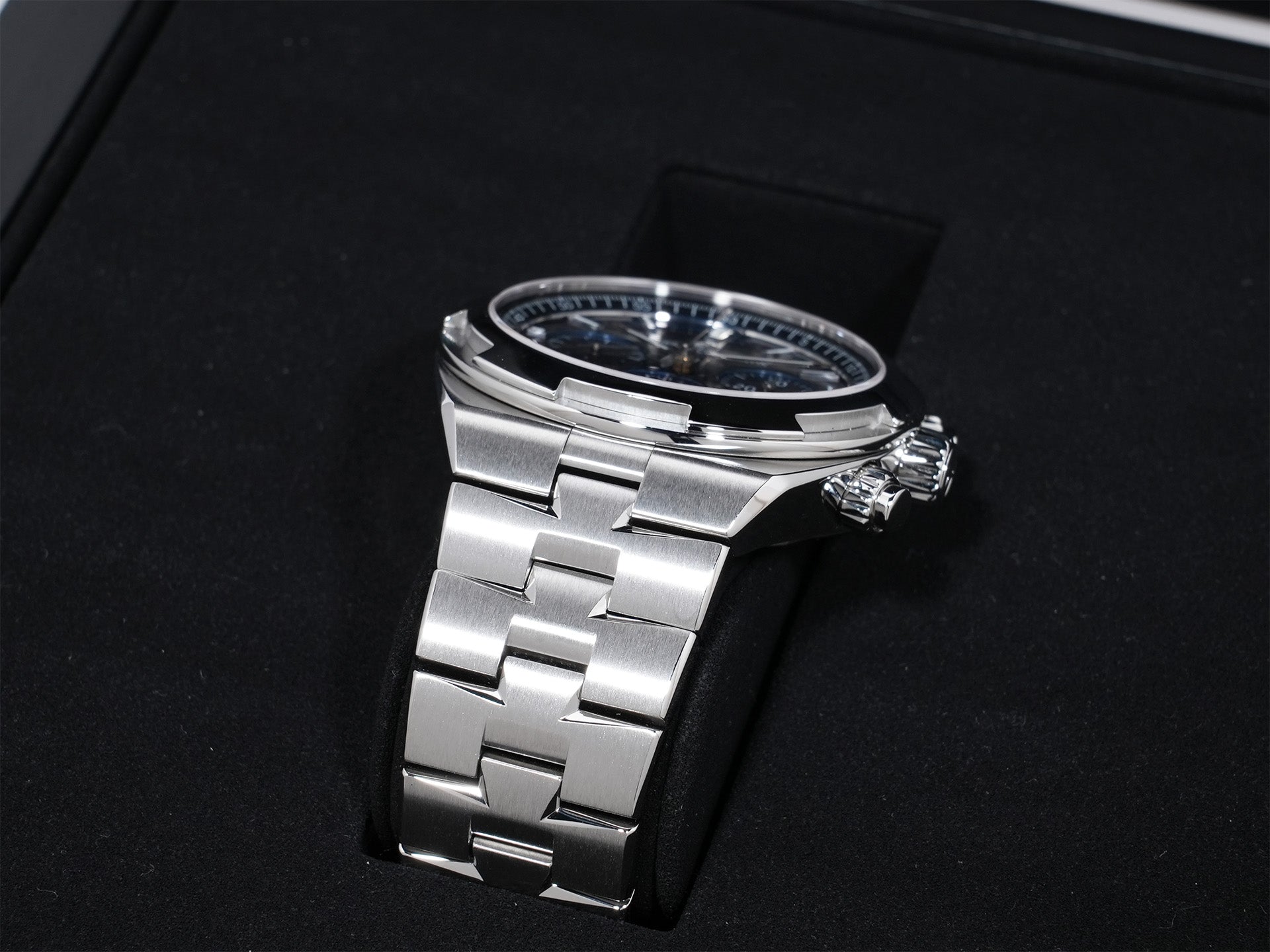 ヴァシュロンコンスタンタン オーヴァーシーズ クロノグラフ Ref.5500V/110A-B148 SS ブルー文字盤 美品 pzbz7r2q