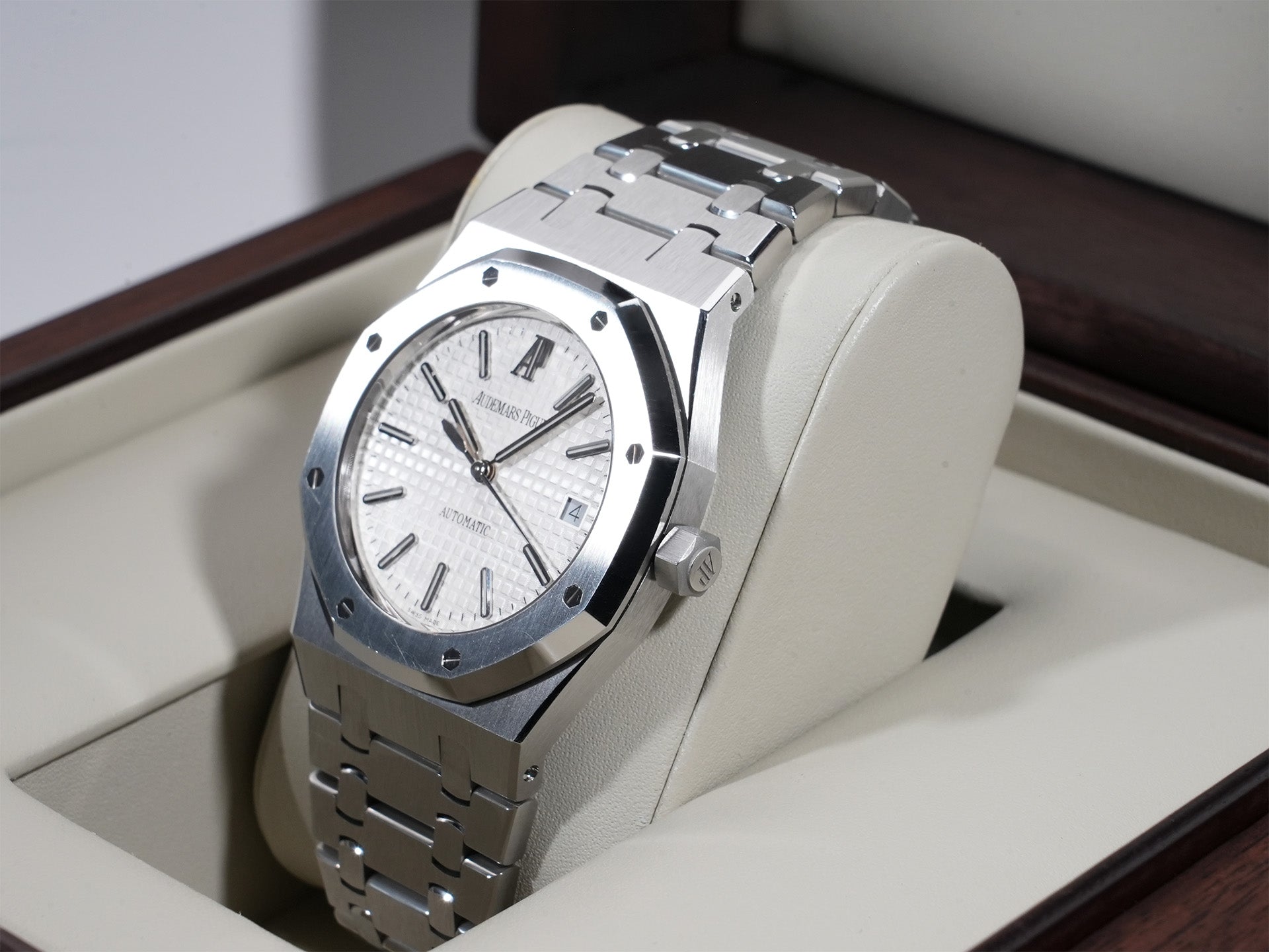 Audemars Piguet Royal Oak Ref.15300ST.OO.1220ST.01 SS Silver Dial Used rhec2o7n