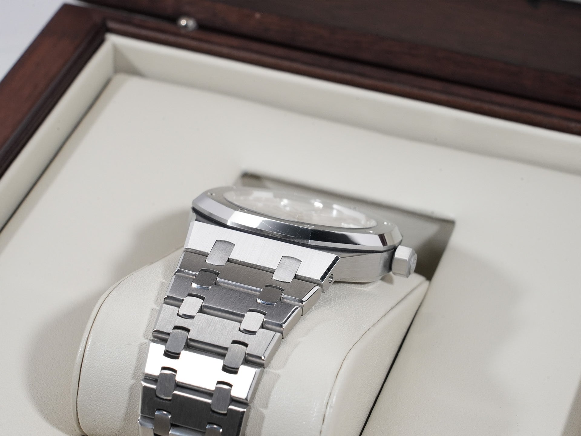 Audemars Piguet Royal Oak Ref.15300ST.OO.1220ST.01 SS Silver Dial Used rhec2o7n