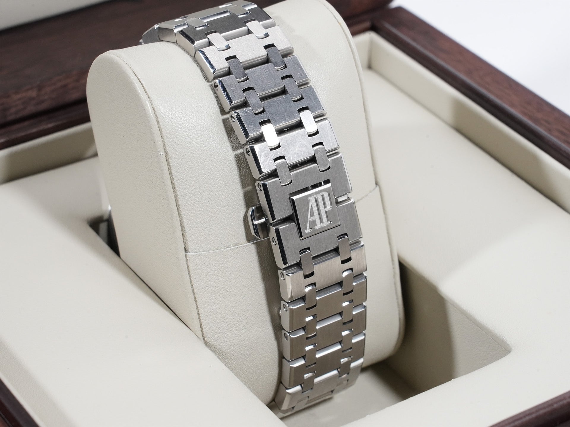 Audemars Piguet Royal Oak Ref.15300ST.OO.1220ST.01 SS Silver Dial Used rhec2o7n