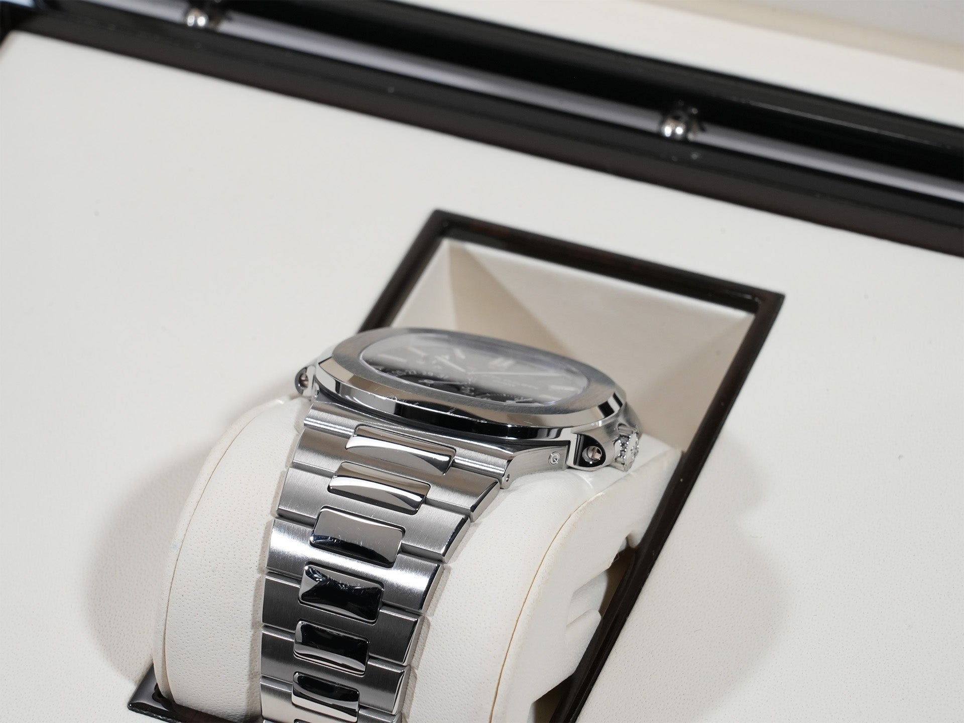 パテックフィリップ ノーチラス プチコンプリケーション Ref.5712/1A-001 SS ブルー文字盤 中古 erzjpn2i