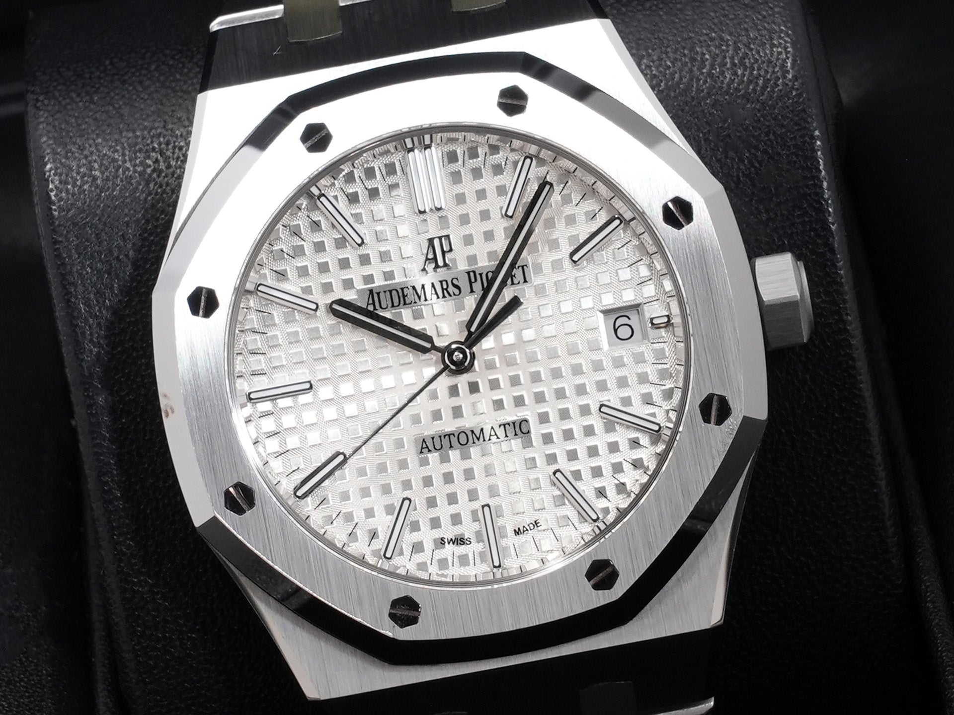 Audemars Piguet Royal Oak Ref.15450ST.OO.1256ST.01 SS Silver Dial Used 3ohnnb3n