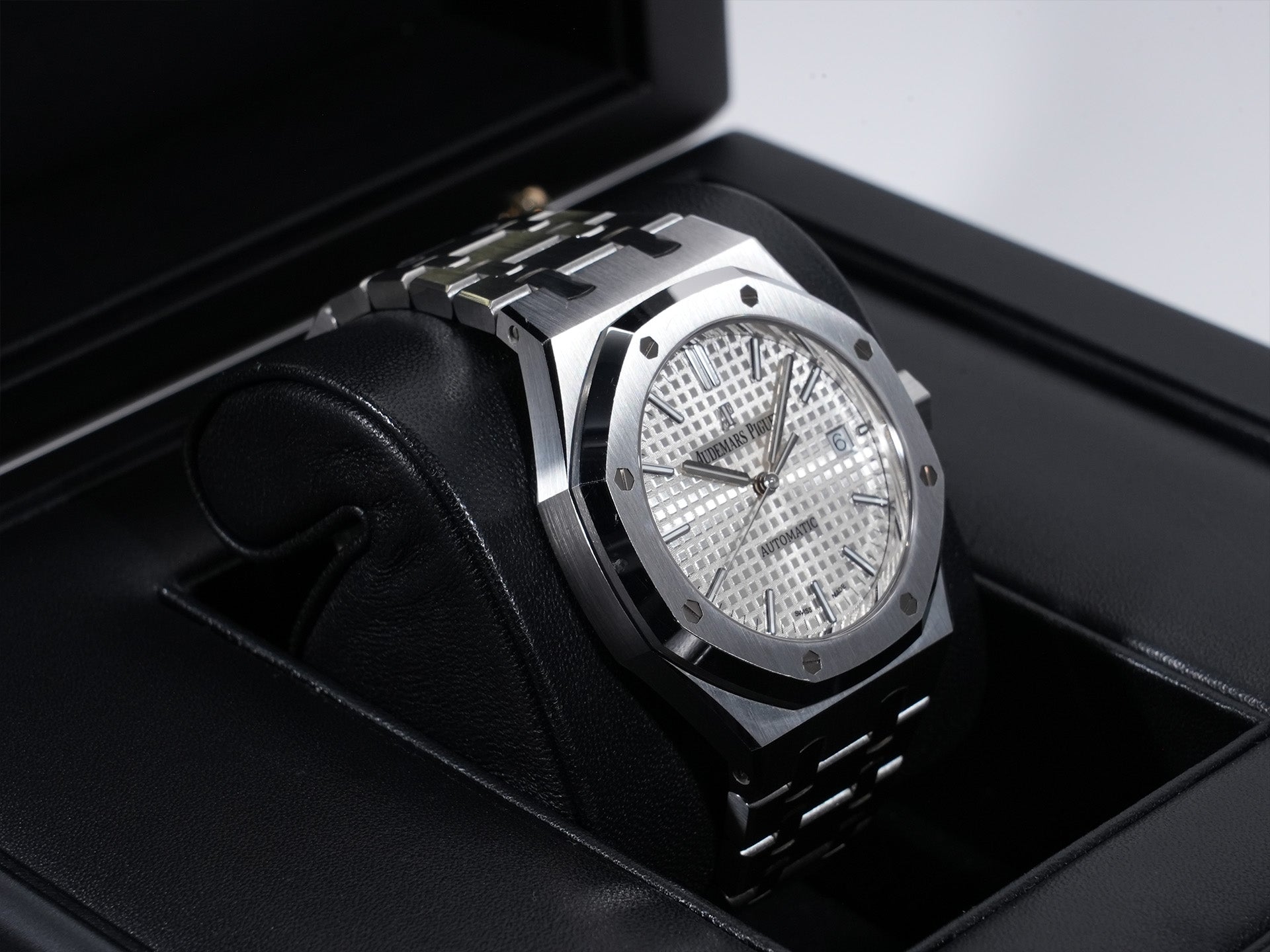 Audemars Piguet Royal Oak Ref.15450ST.OO.1256ST.01 SS Silver Dial Used 3ohnnb3n