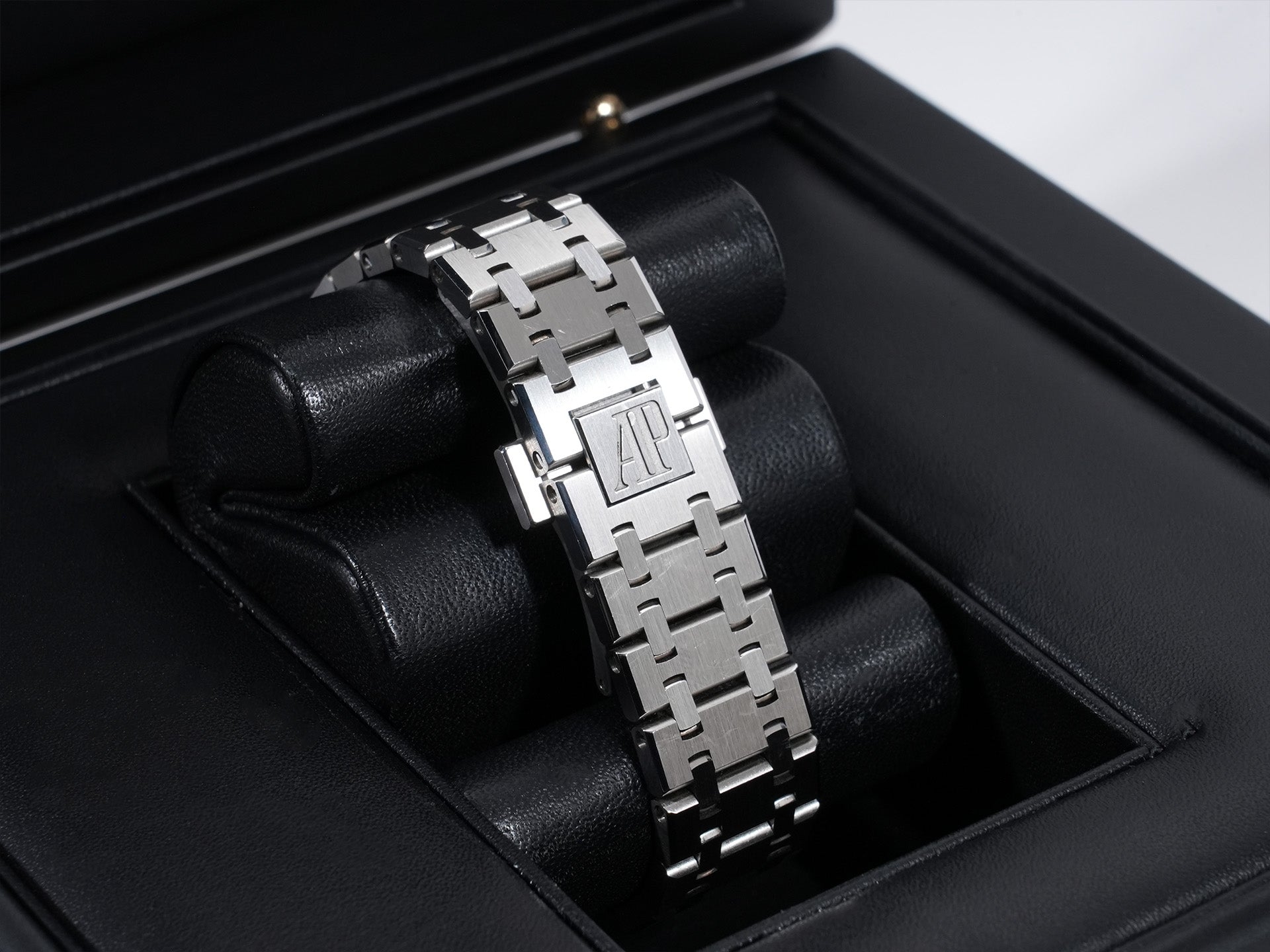 Audemars Piguet Royal Oak Ref.15450ST.OO.1256ST.01 SS Silver Dial Used 3ohnnb3n