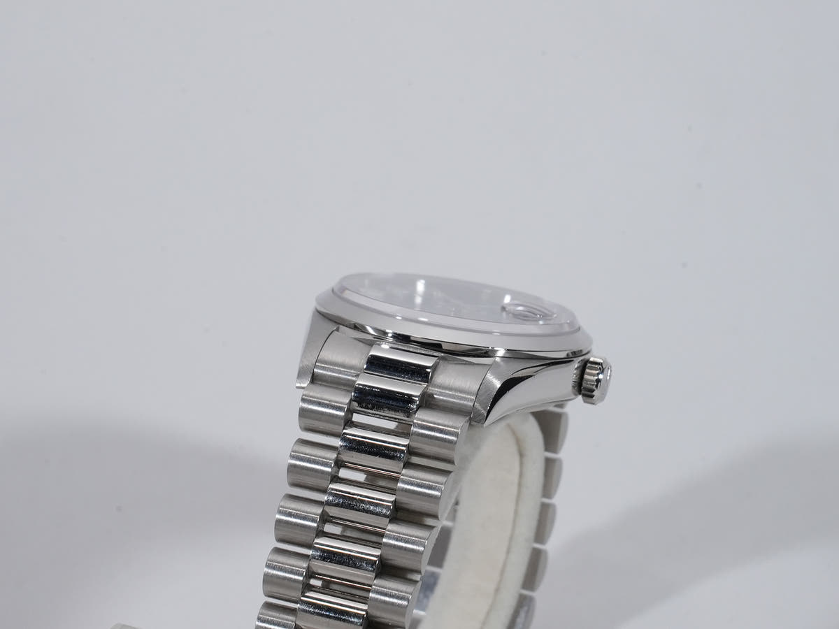 ロレックス デイデイト Ref.18206B PT ブルーx10Pバゲットダイヤ文字盤 中古 f5sqdyi3