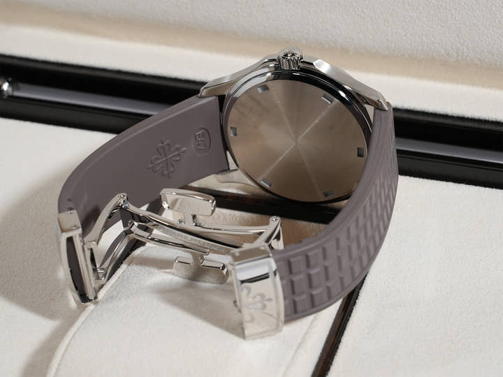 パテックフィリップ アクアノート ルーチェ Ref.5067A-023 ステンレススチール トープ文字盤