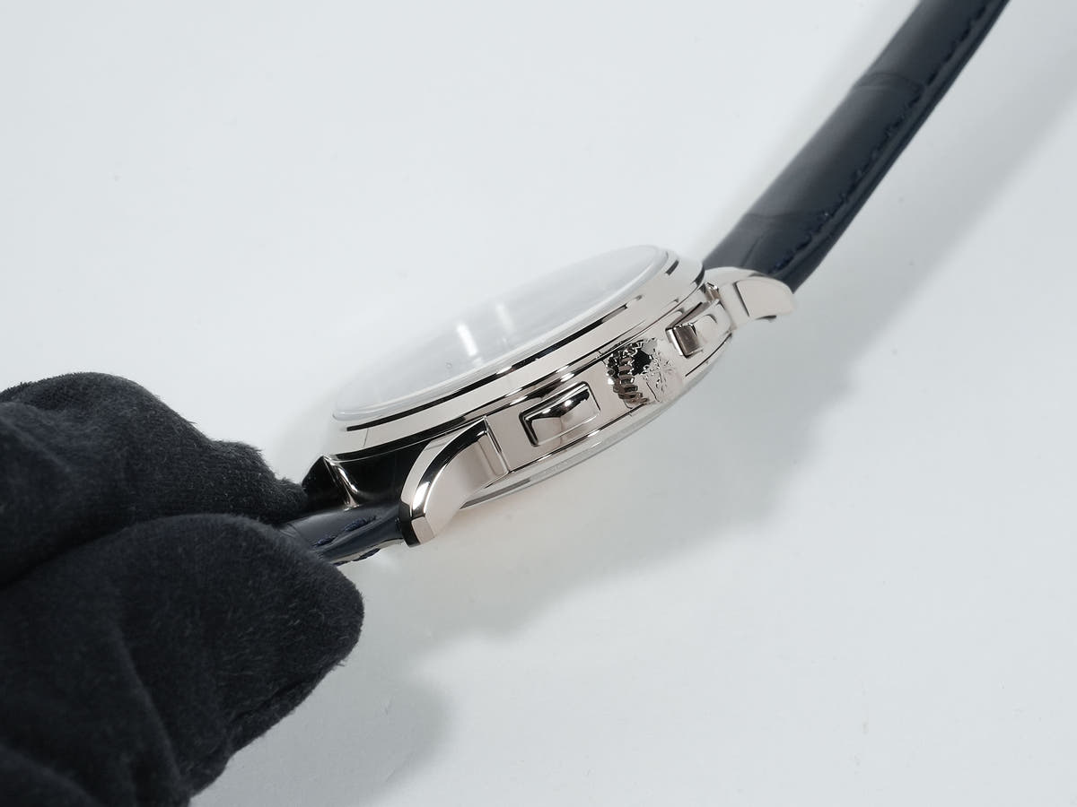 パテックフィリップ コンプリケーション ワールドタイム クロノグラフ Ref.5930G-001 18KWG ブルー文字盤 美品 pf4aa4xb