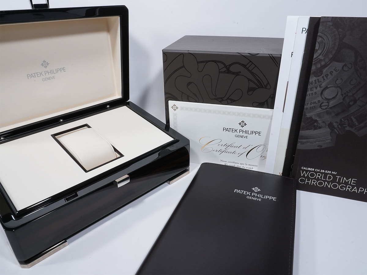 パテックフィリップ コンプリケーション ワールドタイム クロノグラフ Ref.5930G-001 18KWG ブルー文字盤 美品 pf4aa4xb