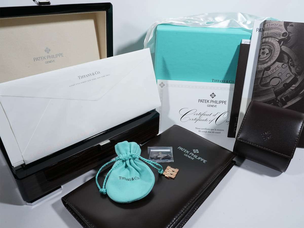 パテックフィリップ ノーチラス クロノグラフ TIFFANY＆CO. Ref.5980/1R-001 18KRG ブラックグラデーション文字盤 未使用 zb9fdytj