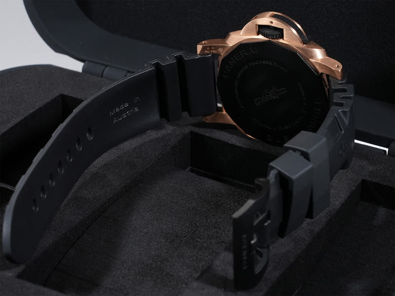 パネライ サブマーシブル ゴールドテック オロカーボ Ref.PAM01070 Carbotech×Goldtech ブラック文字盤 美中古 hbo9xhcp