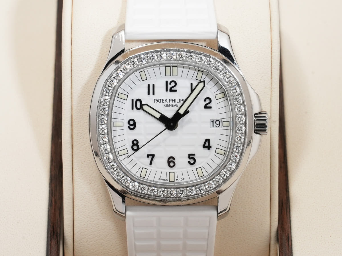 パテックフィリップ アクアノート ルーチェ Ref.5067A-011 SS ホワイト文字盤 中古 coscvjw8