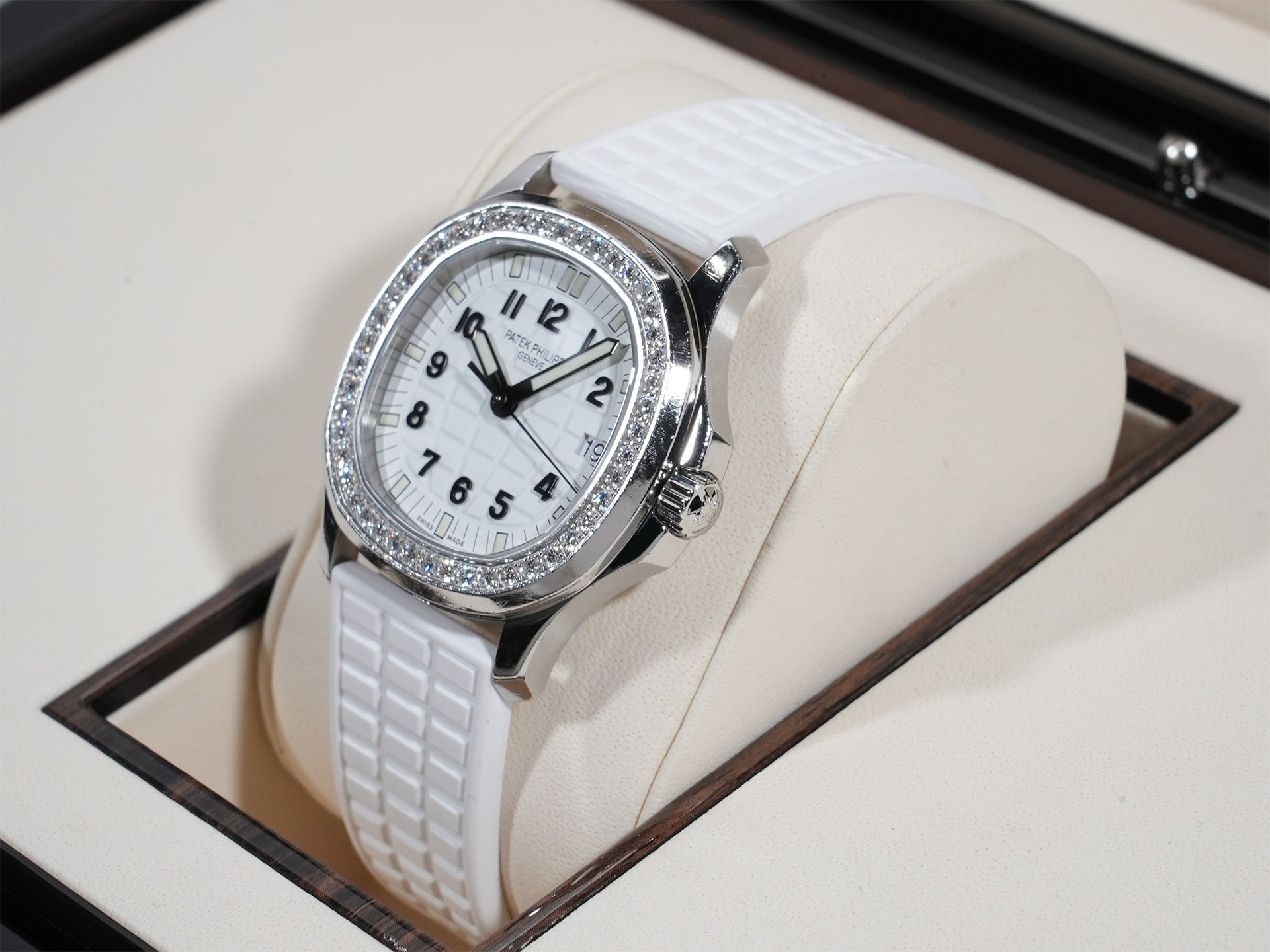 パテックフィリップ アクアノート ルーチェ Ref.5067A-011 SS ホワイト文字盤 中古 coscvjw8