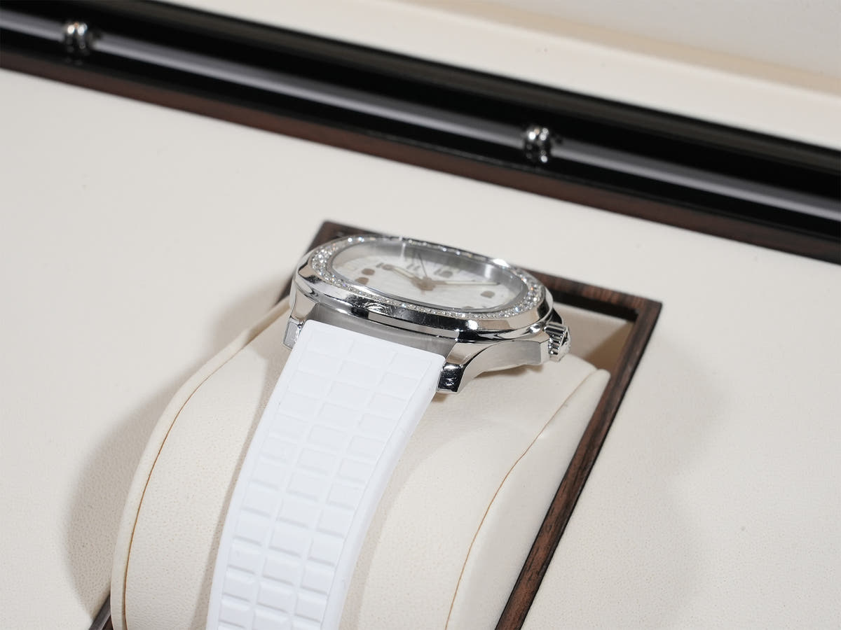 パテックフィリップ アクアノート ルーチェ Ref.5067A-011 SS ホワイト文字盤 中古 coscvjw8