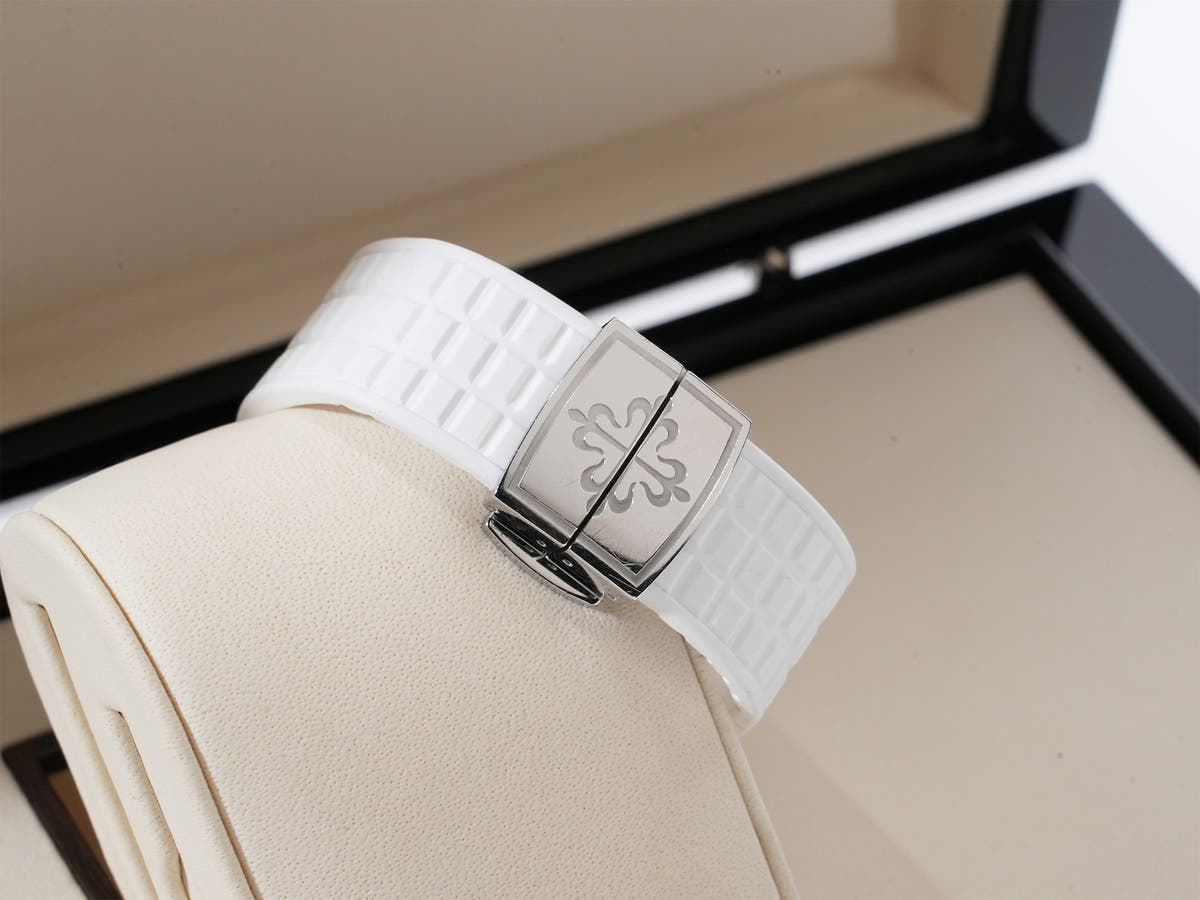 パテックフィリップ アクアノート ルーチェ Ref.5067A-011 SS ホワイト文字盤 中古 coscvjw8