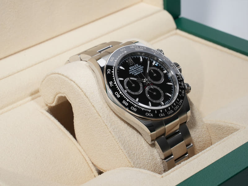 ロレックス デイトナ Ref.126500LN SS ブラック文字盤 未使用 72r7hq8w