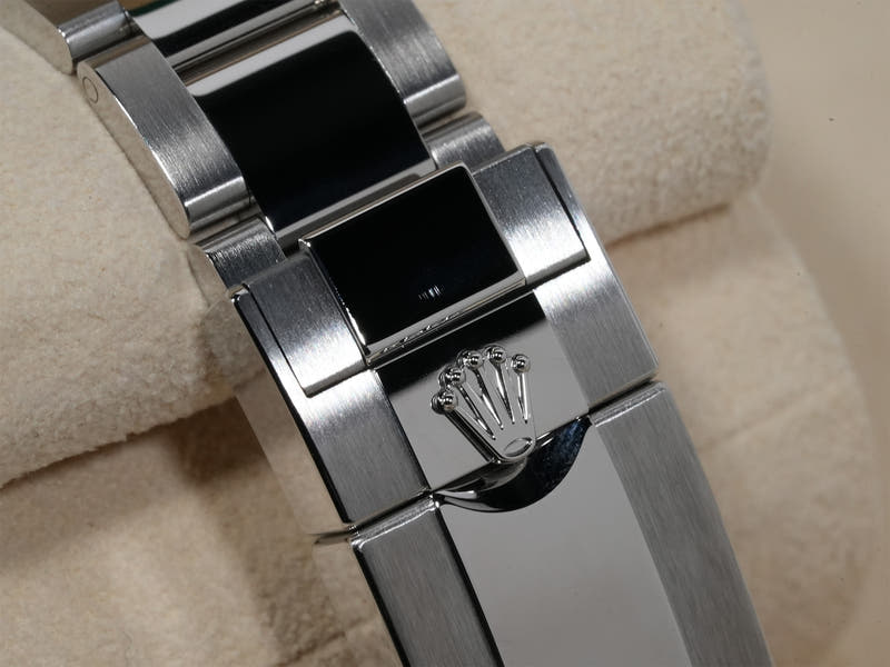 ロレックス デイトナ Ref.126500LN SS ブラック文字盤 未使用 72r7hq8w