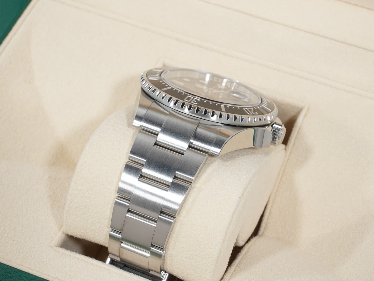 ロレックス シードゥエラー Ref.126600 SS ブラック文字盤 美品 va7nbira
