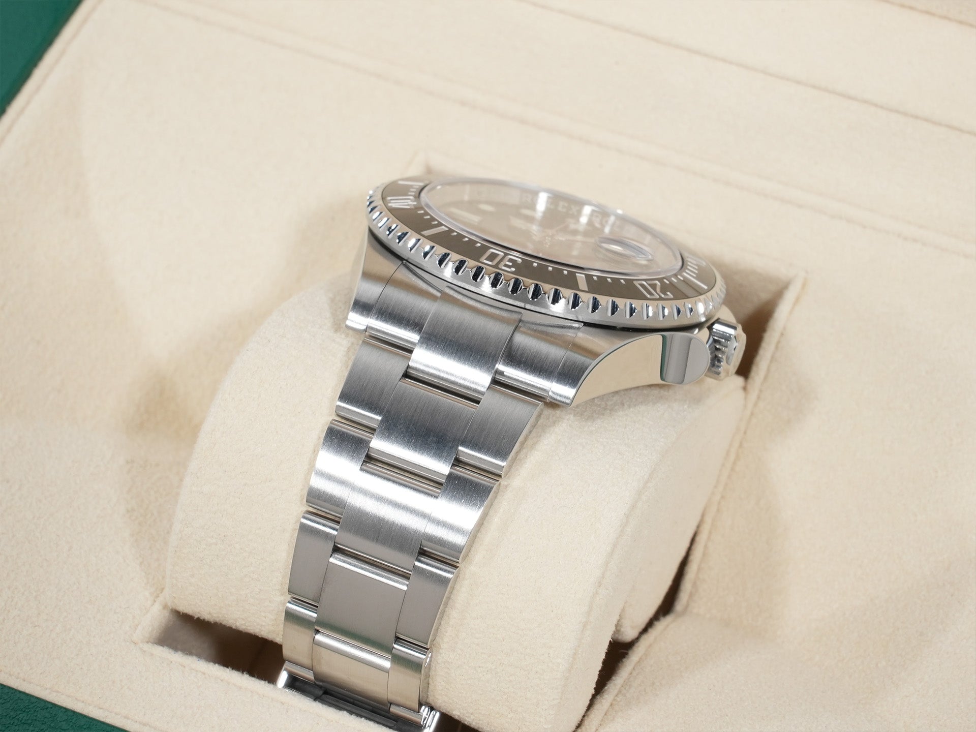 ロレックス シードゥエラー Ref.126600 SS ブラック文字盤 美品 va7nbira