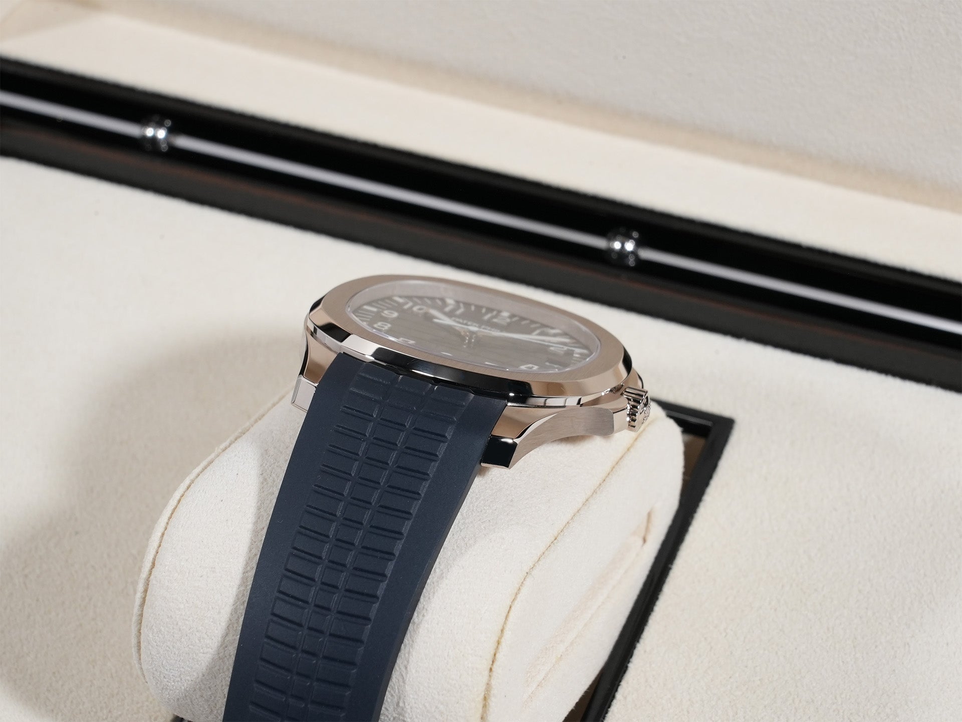 パテックフィリップ アクアノート Ref.5168G-001 18KWG ミッドナイトブルー文字盤 美中古 impzaueo